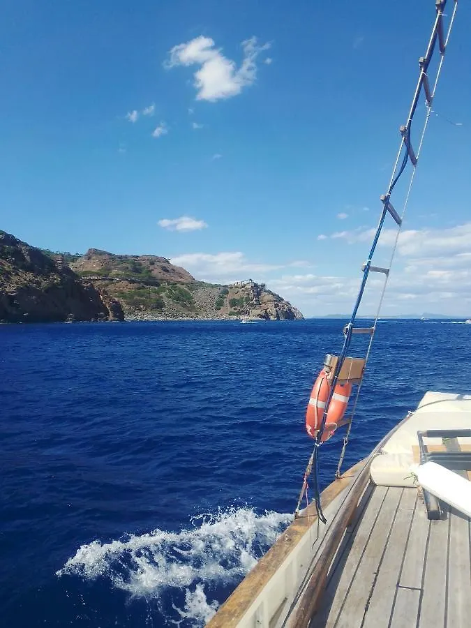 La Casa Di Berenice A Porto Azzurro 0*,
